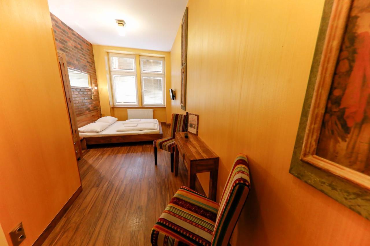 Do Step Inn Home - Hotel & Hostel Виена Екстериор снимка