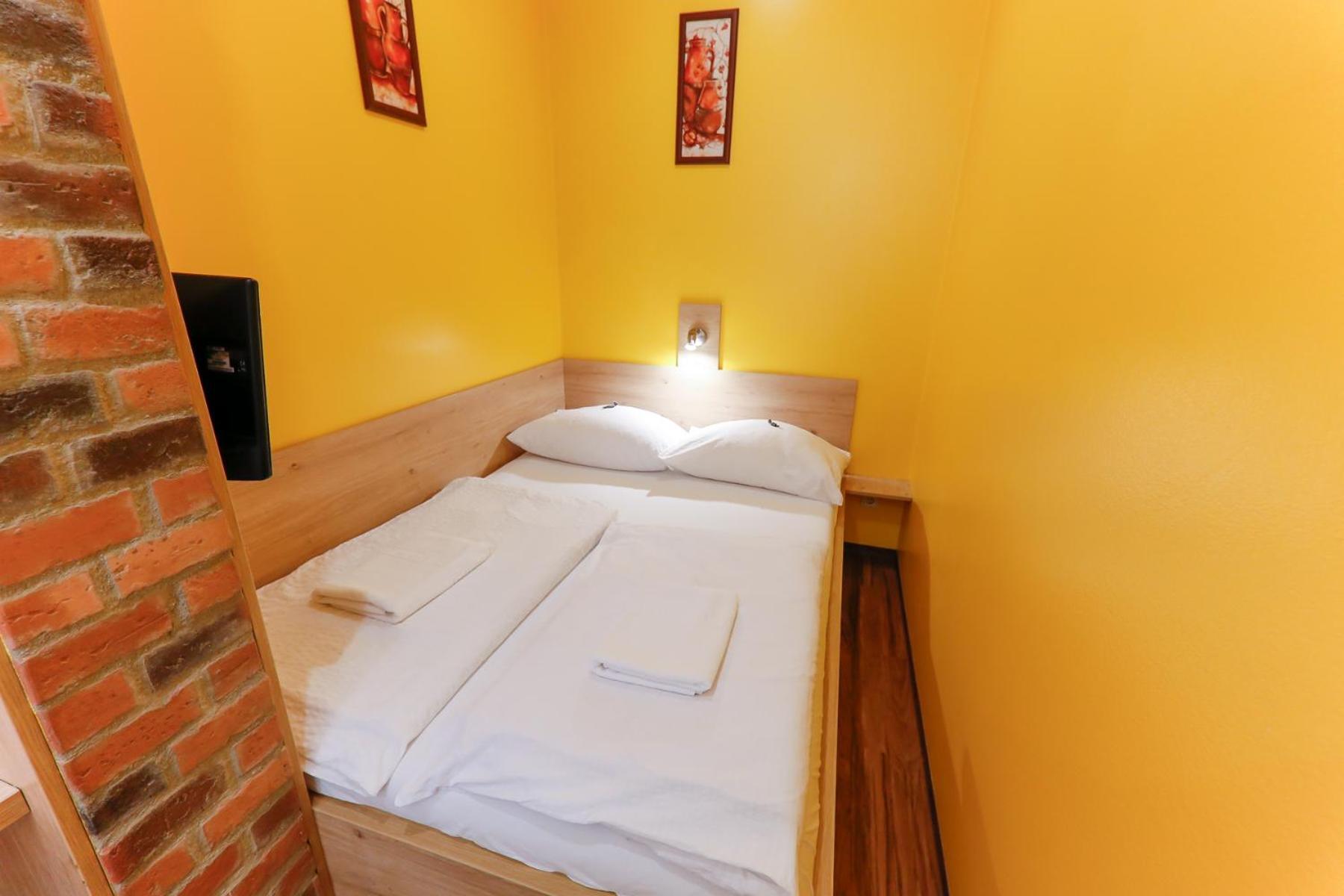 Do Step Inn Home - Hotel & Hostel Виена Екстериор снимка